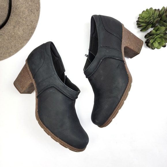 CLARKS Collection Sashlin Aleta Booties - Picture 2 of 15